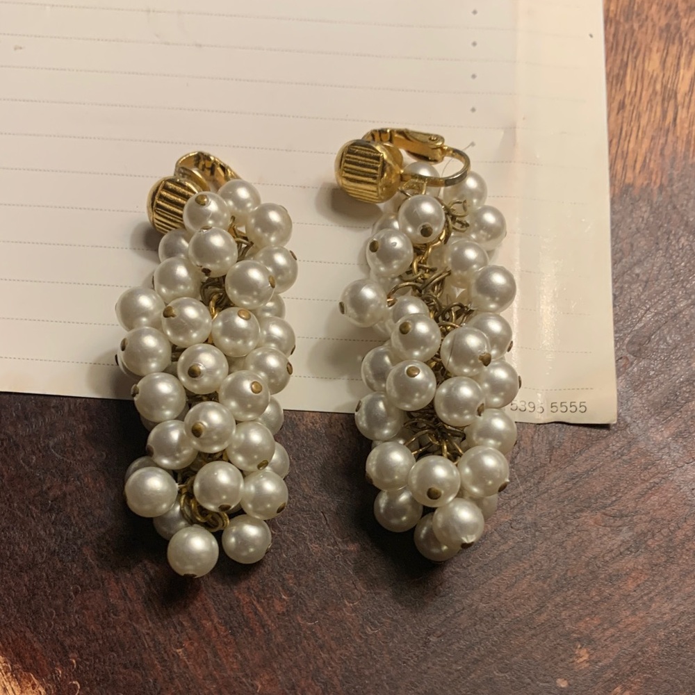 Elegant Pearl Cluster Drop Earrings